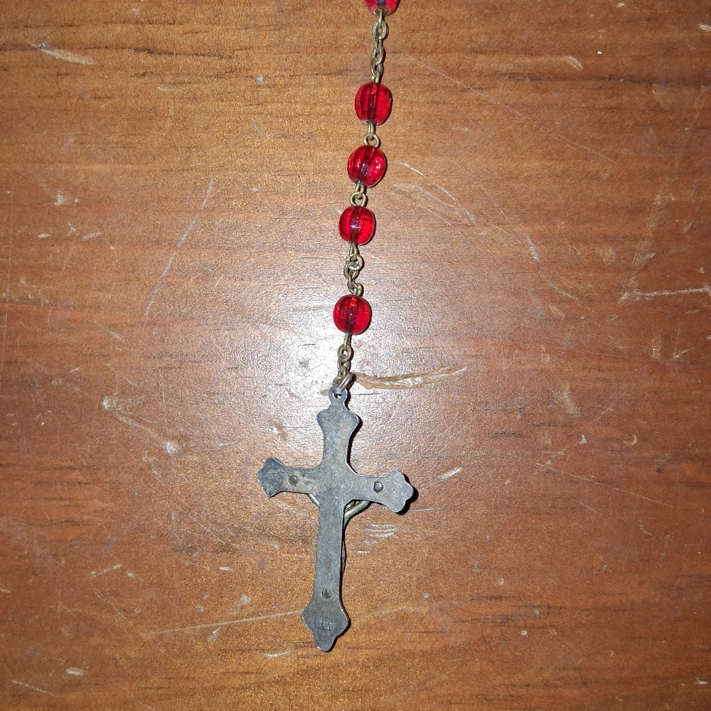 Vintage Red Glass Rosary With Crucifix Marked Italy - Picture 2 of 7